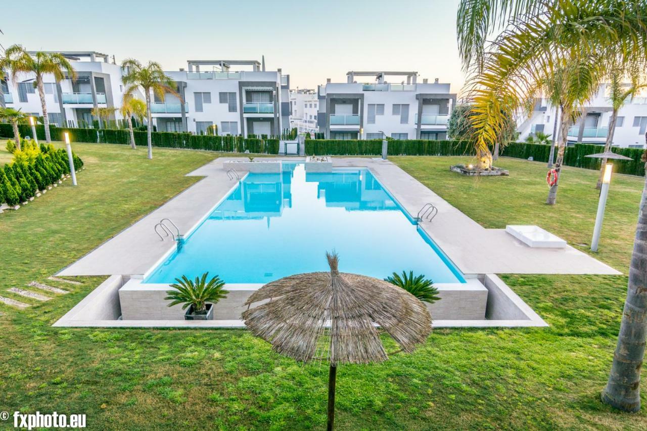 Eluxuria Sunny Villa تورّيفيِخا المظهر الخارجي الصورة